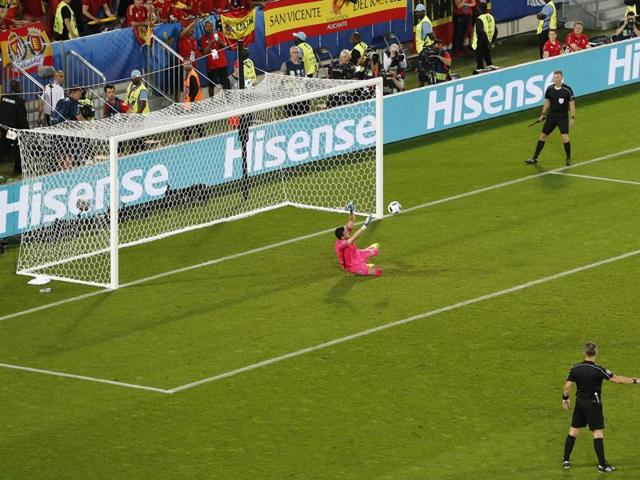 Croatia's Danijel Subasic saves a penalty taken by Spain's Sergio Ramos during their Euro 2016 match. (Reuters Photo) Croatia's Danijel Subasic saves a penalty taken by Spain's Sergio Ramos during their Euro 2016 match. (Reuters Photo)