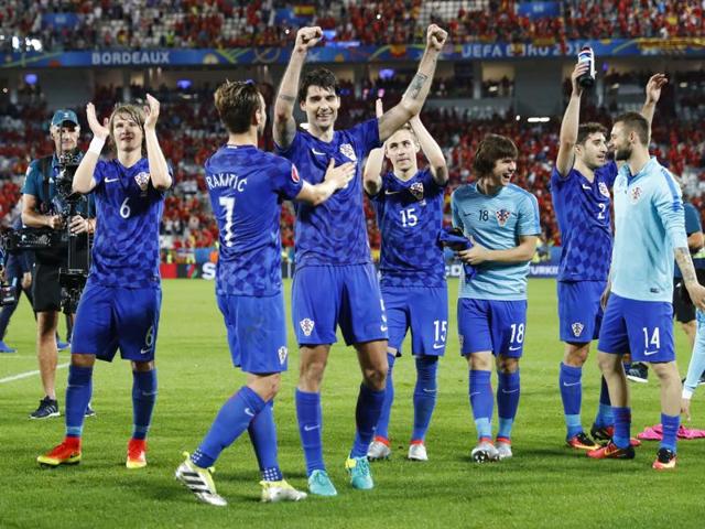 Euro 16 Croatia Stun Defending Champs Spain 2 1 To Top Group Hindustan Times