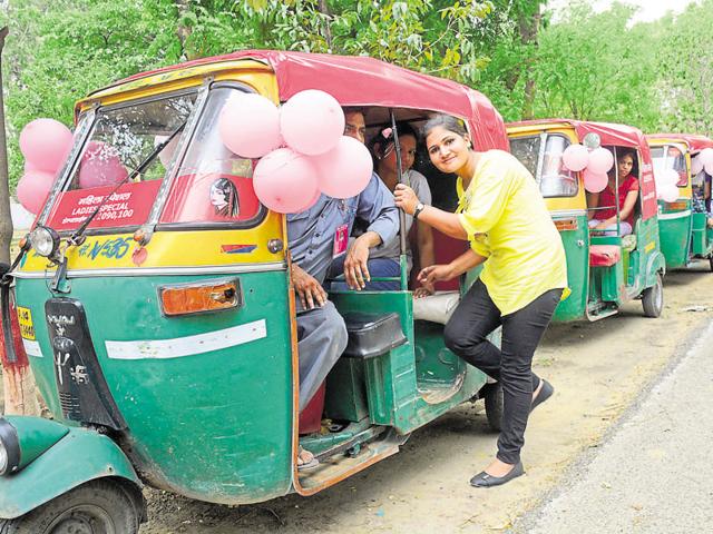 The first fleet of 20 pink autorickshaws was flagged off from the Harsaon police lines on Tuesday.(Sakib Ali /HT Photo)
