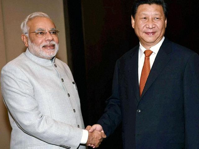 File photo of Indian PM Modi with Chinese president Xi Jingping. Modi is expected to take up the issue of India’s NSG membership with Xi on the sidelines of the SCO summit on June 23.(PTI)
