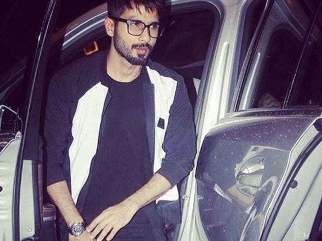 Shahid Kapoor spotted at Mumbai airport as he leaves for IIFA. (iNSTAGRAM)