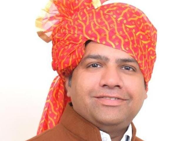 MLA from Sangam Vihar, Dinesh Mohaniya, has been charged with molesting a local woman who approached his office with a demand for regular water supply.(Twitter)
