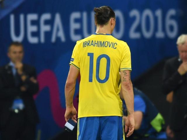 Sweden's forward Zlatan Ibrahimovic walks on the pitch after Sweden lost 0-1 in the Euro 2016. (AFP photo) Sweden's forward Zlatan Ibrahimovic walks on the pitch after Sweden lost 0-1 in the Euro 2016. (AFP photo)