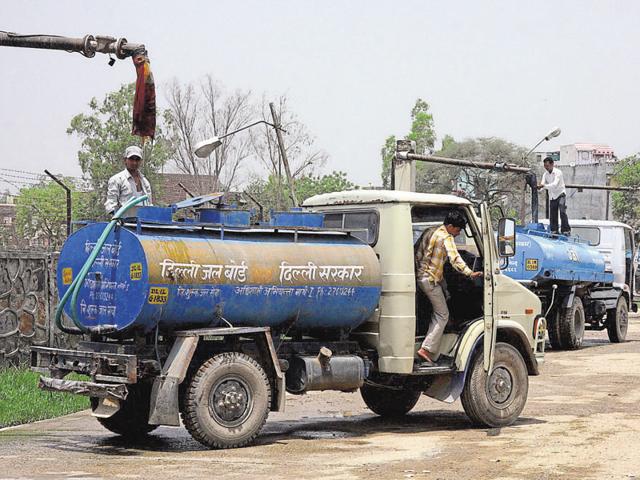 The Delhi Jal Board banned private tankers when the new government took office last year. Water filling stations, as per rules, are under the control of DJB and only tankers hired or owned by the utility can fill water and supply it. (Sushil Kumar/HT) The Delhi Jal Board banned private tankers when the new government took office last year. Water filling stations, as per rules, are under the control of DJB and only tankers hired or owned by the utility can fill water and supply it. (Sushil Kumar/HT)