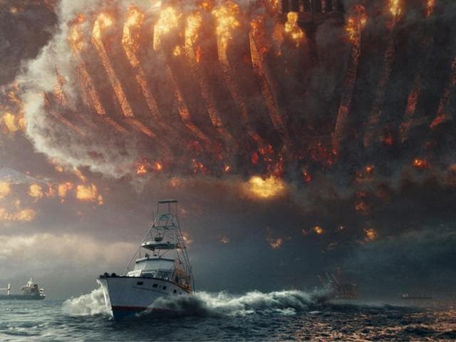 Independence Day Resurgence: Two knuckleheaded species collide until one gets tired.