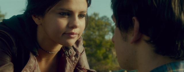 Selena Gomez is the hitchhiker with the heart of gold. (Netflix)