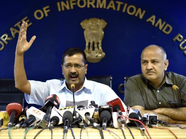 Delhi chief minister Arvind Kejriwal and deputy CM Manish Sisodia interact with journalists at a press conference. (HT Photo) Delhi chief minister Arvind Kejriwal and deputy CM Manish Sisodia interact with journalists at a press conference. (HT Photo)