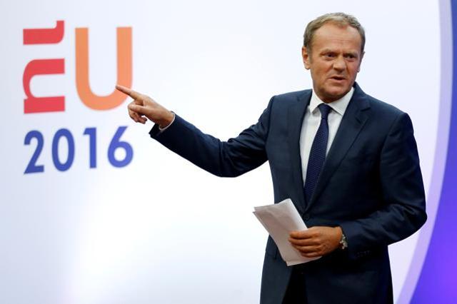 European Council President Donald Tusk gestures as he briefs the media after Britain voted to leave the bloc, in Brussels, Belgium, June 24, 2016. (Reuters Photo) European Council President Donald Tusk gestures as he briefs the media after Britain voted to leave the bloc, in Brussels, Belgium, June 24, 2016. (Reuters Photo)