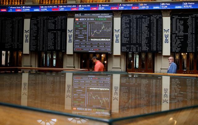 Electronic boards are seen at the Madrid stock exchange which plummeted after Britain voted to leave the European Union in the EU BREXIT referendum, in Madrid, Spain, June 24, 2016. (Reuters Photo) Electronic boards are seen at the Madrid stock exchange which plummeted after Britain voted to leave the European Union in the EU BREXIT referendum, in Madrid, Spain, June 24, 2016. (Reuters Photo)