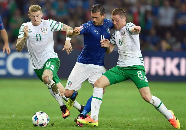 Italy's midfielder Stefano Sturaro (C), Ireland's midfielder James McClean (L) and Ireland's midfielder James McCarthy vie for the ball. (AFP Photo) Italy's midfielder Stefano Sturaro (C), Ireland's midfielder James McClean (L) and Ireland's midfielder James McCarthy vie for the ball. (AFP Photo)