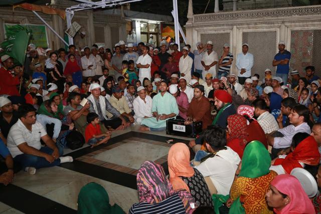 Sufi music at Nizamuddin Dargah is enjoyed by people of all religions. (Amal KS/HT Photo)