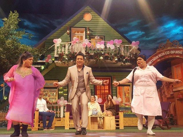 Kiku Sharda and Ali Asgar join Govinda as he dances on the sets. In the background, Govinda’s wife Sunita, daughter Tina and Kapil Sharma watch the performance.