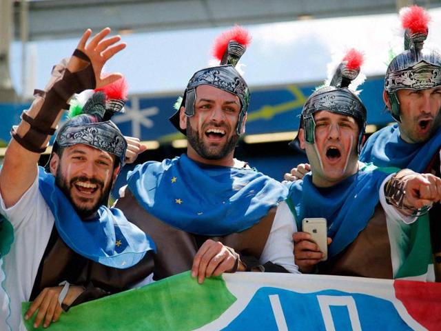 Italy supporters dressed as Roman soldiers cheer on the stands prior to the Group E match between Italy and Sweden at the Stadium municipal in Toulouse, France, on June 17, 2016. (AP PHOTO) Italy supporters dressed as Roman soldiers cheer on the stands prior to the Group E match between Italy and Sweden at the Stadium municipal in Toulouse, France, on June 17, 2016. (AP PHOTO)