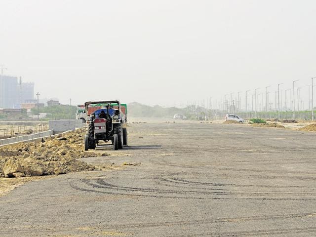 The detailed project report is likely to be ready by the end of 2016 and work is expected to begin in the beginning of 2017. (Burhaan Kinu /HT Photo) The detailed project report is likely to be ready by the end of 2016 and work is expected to begin in the beginning of 2017. (Burhaan Kinu /HT Photo)