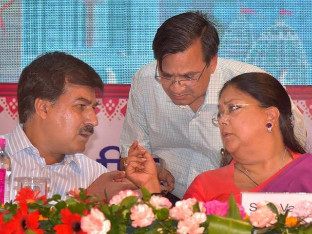 CM Vasundhara Raje lights a lamp during the launch four projects aimed at taking Jaipur a step closer to becoming a smart city on Saturday. (Prabhakar Sharma/ HT Photo) CM Vasundhara Raje lights a lamp during the launch four projects aimed at taking Jaipur a step closer to becoming a smart city on Saturday. (Prabhakar Sharma/ HT Photo)