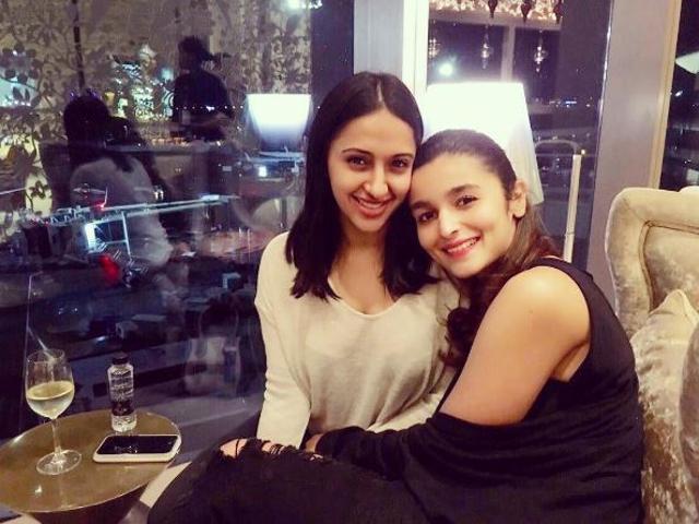 Actor Alia Bhatt is off to London with her best friend. (Instagram/aliaabhatt)