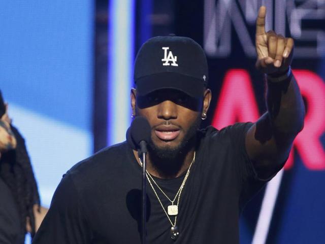 Bryson Tiller had quite a night! The singer put on a killer performance of his hit single Don’t and took home the Best Male R&B/Pop Artist Award. (REUTERS)