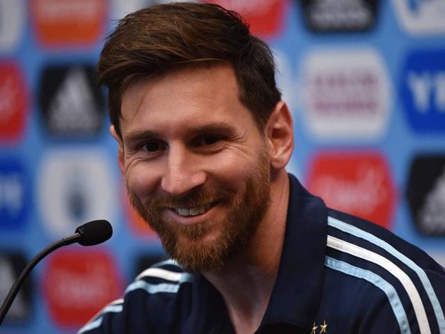 Lionel Messi #10 of Argentina gestures after defeating the United States 4-0 in a 2016 Copa America match. (AFP Photo) Lionel Messi #10 of Argentina gestures after defeating the United States 4-0 in a 2016 Copa America match. (AFP Photo)