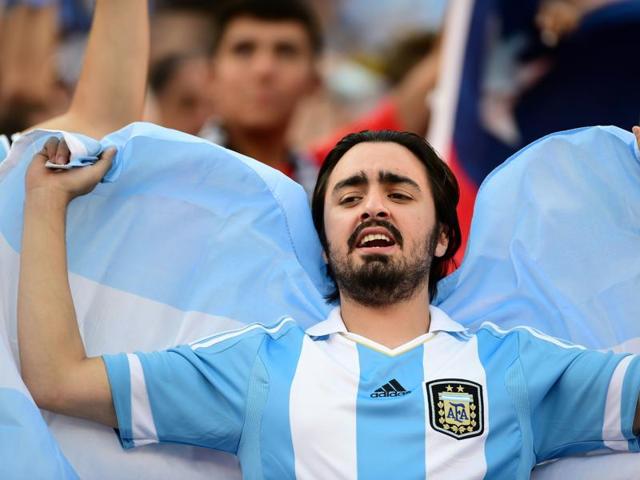 A supporter of Argentina waits for the start of the Copa America Centenario final. (AFP)