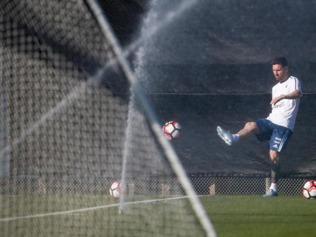 Lionel Messi practices during a training session of Argentina's National football team at San Jose State University. (AFP Photo) Lionel Messi practices during a training session of Argentina's National football team at San Jose State University. (AFP Photo)