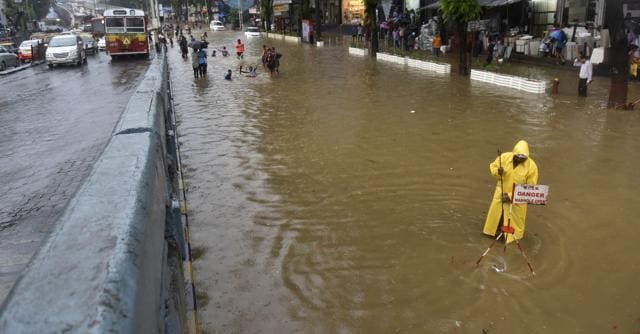 A waterlogged road at Parel. (Anshuman Poyrekar/HT) A waterlogged road at Parel. (Anshuman Poyrekar/HT)