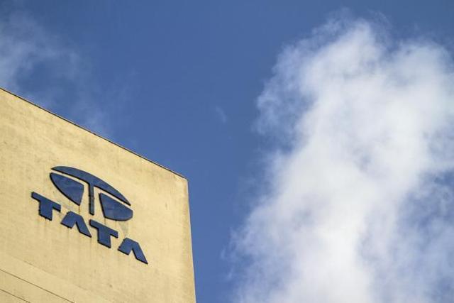 Tata Communications has entered into agreement with Liquid Telecom Group to sell its South African telecom unit Neotel for 6.55 billion South African rand (around Rs 2,900 crore) as the Tata group company looks to reduce its debt.(Livemint)