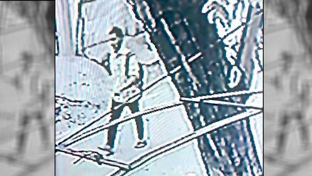 An image from a security camera shows a person who is suspected to be S Swathi’s killer. (Handout photo) An image from a security camera shows a person who is suspected to be S Swathi’s killer. (Handout photo)