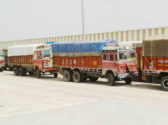 The stranded trucks at the Integrated Check Post on Attari Border on Monday.(HT Photo) The stranded trucks at the Integrated Check Post on Attari Border on Monday.(HT Photo)