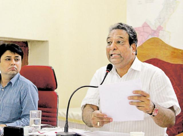 City mayor Vinod Chamoli presides over the DMC board meeting in Dehradun on Tuesday. The board also passed the annual budget and gave its nod to the revised smart city plan. City mayor Vinod Chamoli presides over the DMC board meeting in Dehradun on Tuesday. The board also passed the annual budget and gave its nod to the revised smart city plan.