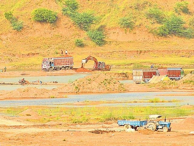 Explosives such as ammonium nitrate are used by coal mining companies to remove the top soil below which the mineral is found.(HT file photo)