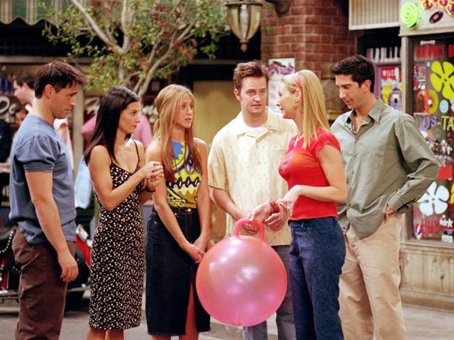 Friends had a successful run on TV from 1994 to 2004, starring Jennifer Aniston, Courteney Cox, Lisa Kudrow, Matt LeBlanc, Matthew Perry and David Schwimmer.(Facebook/Friends)
