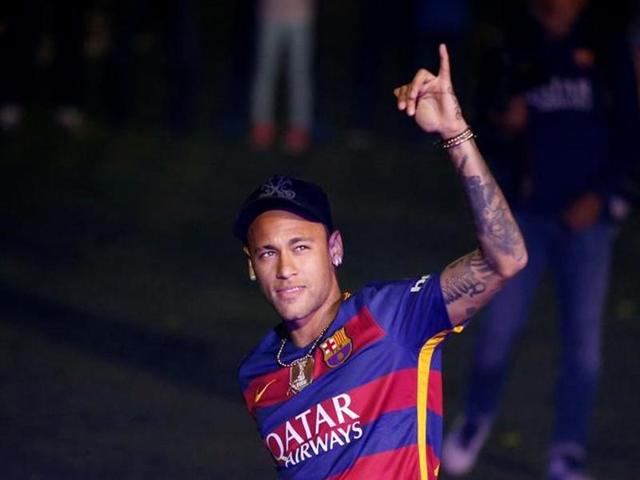 Barcelona's Neymar salutes the crowd during a ceremony celebrating the club's season at Camp Nou stadium in Barcelona, Spain.(Reuters File Photo)