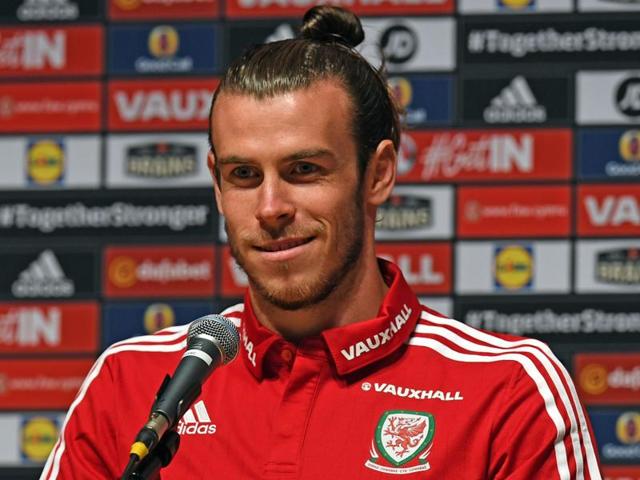 Wales' midfielder Gareth Bale speaks during a press conference in Dinard during the Euro 2016 football tournament. (AFP Photo) Wales' midfielder Gareth Bale speaks during a press conference in Dinard during the Euro 2016 football tournament. (AFP Photo)