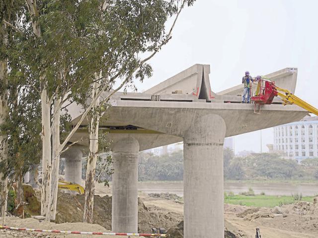 Nearly 2,775.43 square metres (sqm) is required for development of the metro station. (Sakib Ali/HT Photo) Nearly 2,775.43 square metres (sqm) is required for development of the metro station. (Sakib Ali/HT Photo)