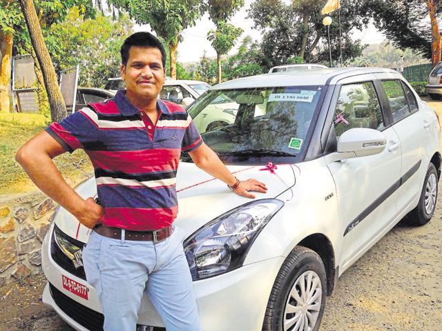The car was stolen from the parking lot of Lotus Pond apartments in Vaibhav Khand, Indirapuram.(HT Photo) The car was stolen from the parking lot of Lotus Pond apartments in Vaibhav Khand, Indirapuram.(HT Photo)