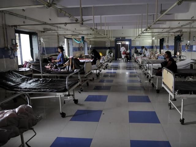 All the four ABG machines at MY Hospital were out of order and the toddler’s life could have been saved if the machines were functional.(Shankar Mourya/HT file)