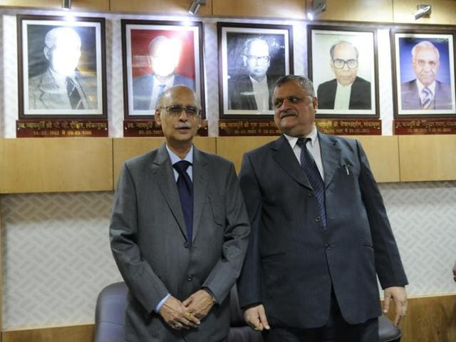 Up-Lokayukta Justice UC Maheshwari with outgoing Lokayukta Justice PP Naolekar in Bhopal on Tuesday. (Mujeeb Faruqui/ HT photo) Up-Lokayukta Justice UC Maheshwari with outgoing Lokayukta Justice PP Naolekar in Bhopal on Tuesday. (Mujeeb Faruqui/ HT photo)