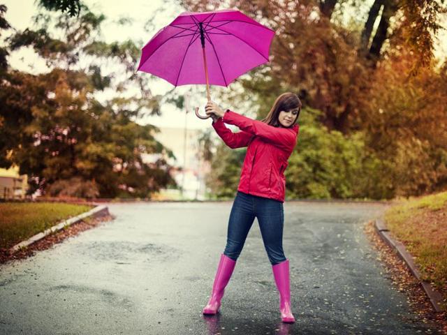 Monsoon is the perfect time to bring out those ’50s-inspired pop hues — bright orange, red, yellow, pink and blue(Photo: Shutterstock)