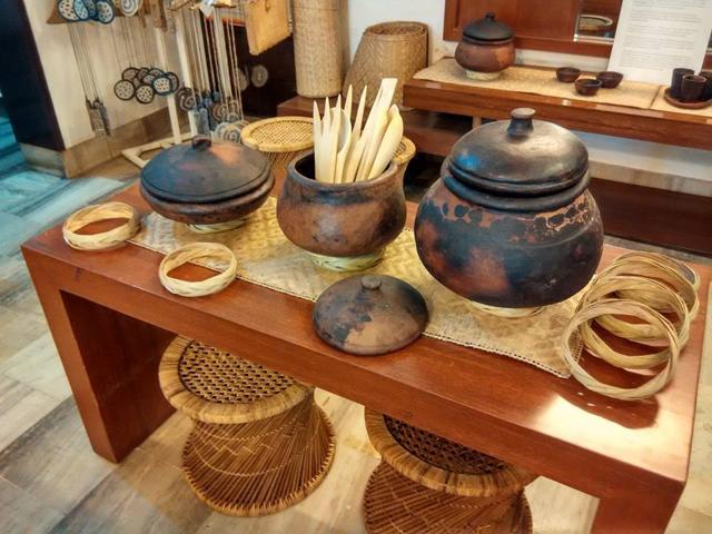 The event will exhibit traditional black clay cooking utensils and handcrafted products made from materials like bamboo.