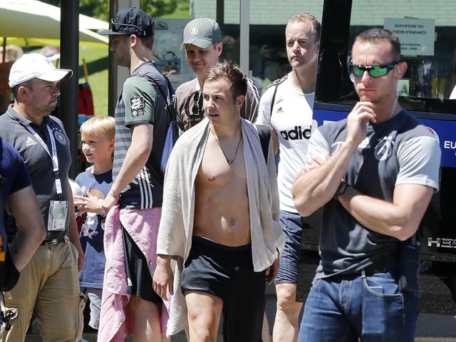 German player Mario Goetze hopes to swim Germany to the finals of Euro 2016. (AP photo)