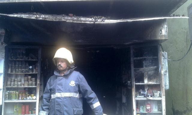 Three fire tenders and one water tanker were rushed to the spot. The blaze was brought under control by mid morning. (Satish Bate/ Ht Photo) Three fire tenders and one water tanker were rushed to the spot. The blaze was brought under control by mid morning. (Satish Bate/ Ht Photo)