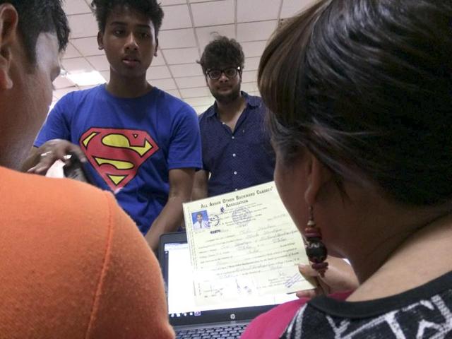 In case the applicant makes it to a college of her choice in the second list, she should first go to the college, make sure she is eligible and then withdraw admission from the first college. (Saumya Khandelwal / HT Photo)