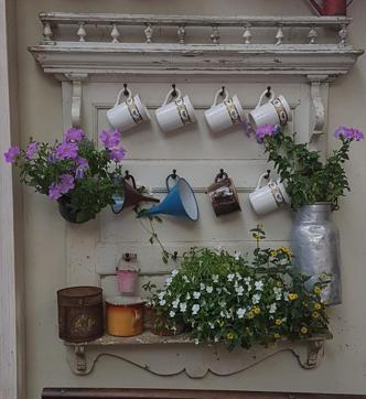 Terrace gardens also need some sprucing up. Here’s some inspiration from an al fresco Czech restaurant. Terrace gardens also need some sprucing up. Here’s some inspiration from an al fresco Czech restaurant.