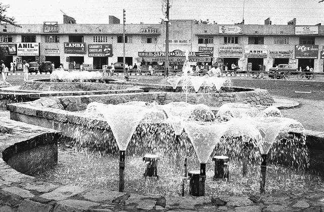 Fountains in the foreground in a park in Sarojini Nagar Market. (Ram Prakash / HT File) Fountains in the foreground in a park in Sarojini Nagar Market. (Ram Prakash / HT File)