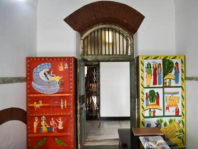 A 1947-built lodging-and-boarding house near Crawford Market, New Vasantashram, is adapting to the times by refashioning itself into an alternative cultural venue. Seen here are Godrej cupboards painted with images of deities at the entrance to the prayer room (Story: Soma Das) (Photo: Aalok soni/ht) 