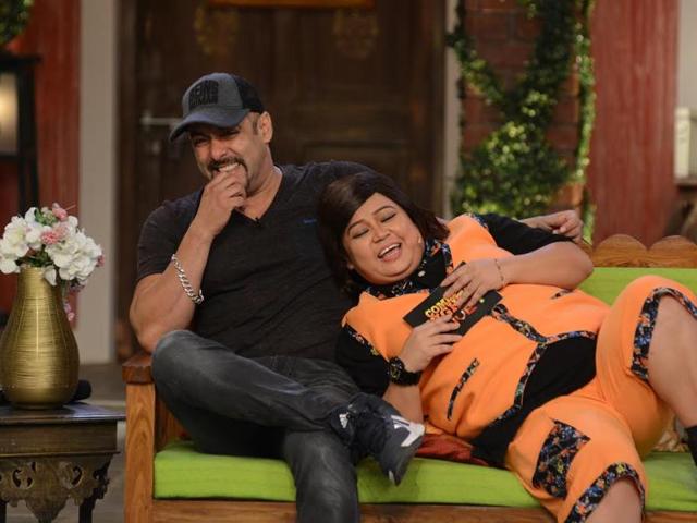 Salman enjoys a good time with Bharti Singh on Comdy Nights Live. (COLORS) 