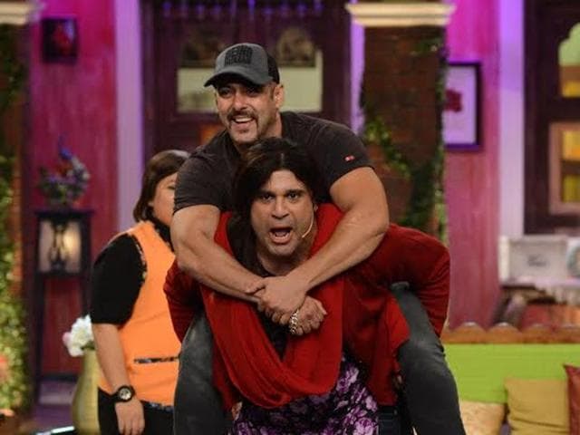 Krushna Abhishek proves he is strong - he lifts Salman Khan on his show. (COLORS) 