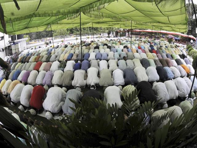 Chandigarh, India July 01 : Muslims offering Namaz at a Jama Masjid in sector 21 Chandigarh on last Friday of holy month of “Ramzan” at Sector 45 in Chandigarh. Photo by Ravi Kumar/Hindustan Times Chandigarh, India July 01 : Muslims offering Namaz at a Jama Masjid in sector 21 Chandigarh on last Friday of holy month of “Ramzan” at Sector 45 in Chandigarh. Photo by Ravi Kumar/Hindustan Times