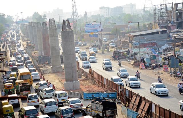 The flyover at RNE is proposed to be built at a cost of Rs 45 crore.(Sakib Ali/HT Photo)