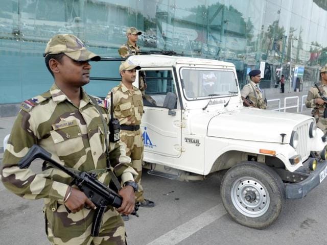 CISF personnel guard the Sri Guru Ram Dass Jee International Airport in Amritsar on Thursday.(Sameer Sehgal/HT Photo) CISF personnel guard the Sri Guru Ram Dass Jee International Airport in Amritsar on Thursday.(Sameer Sehgal/HT Photo)